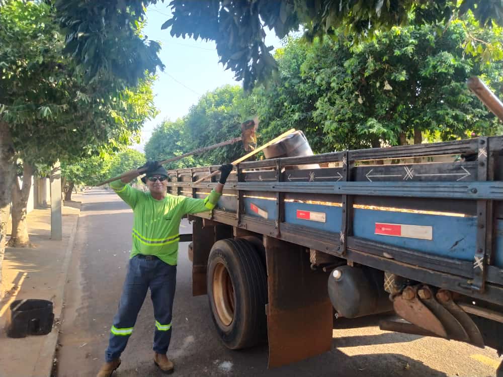 Brasilândia recebe serviços de limpeza urbana para manter a cidade limpa e saudável