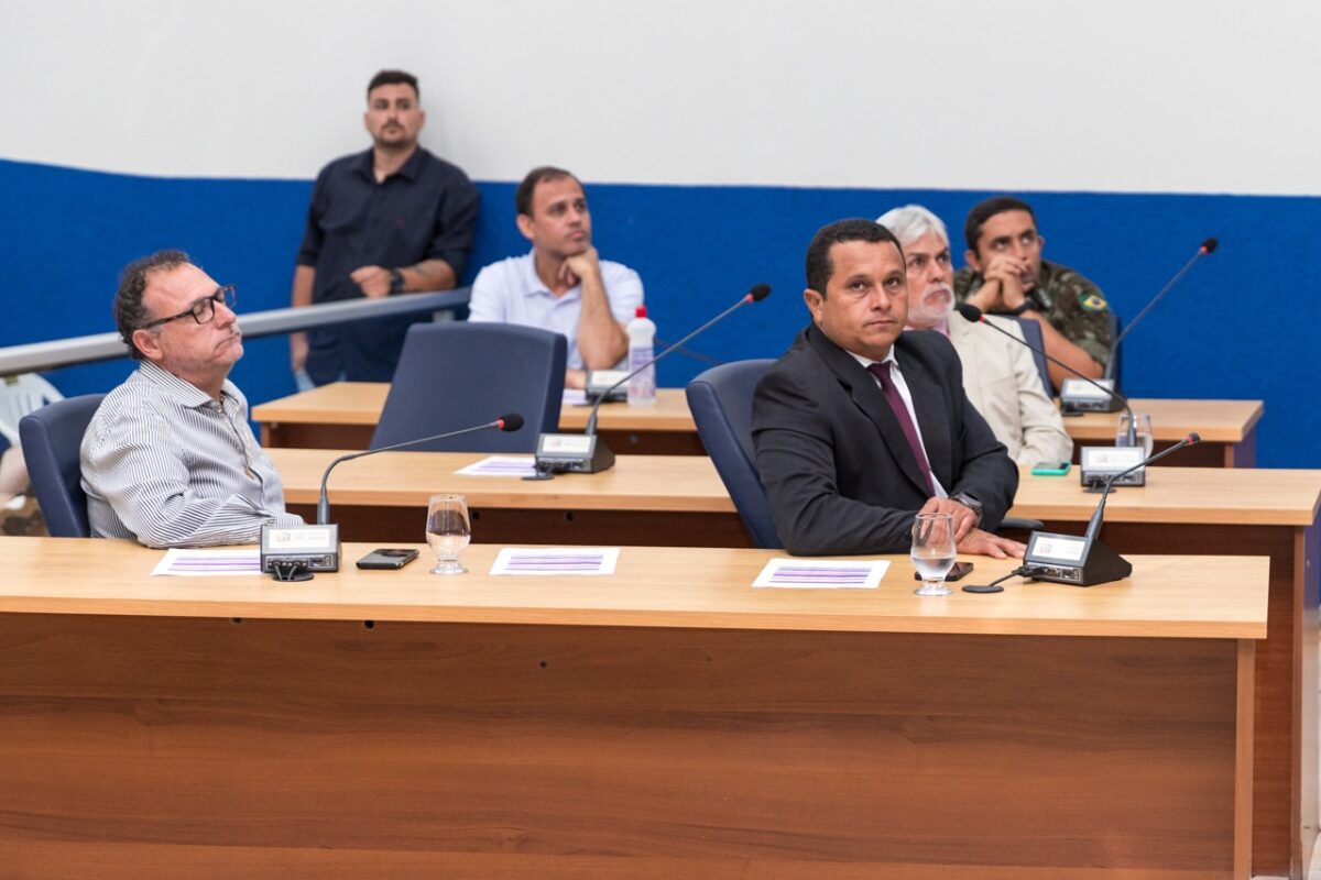 Profissionais de Educação Física são homenageados por vereadores