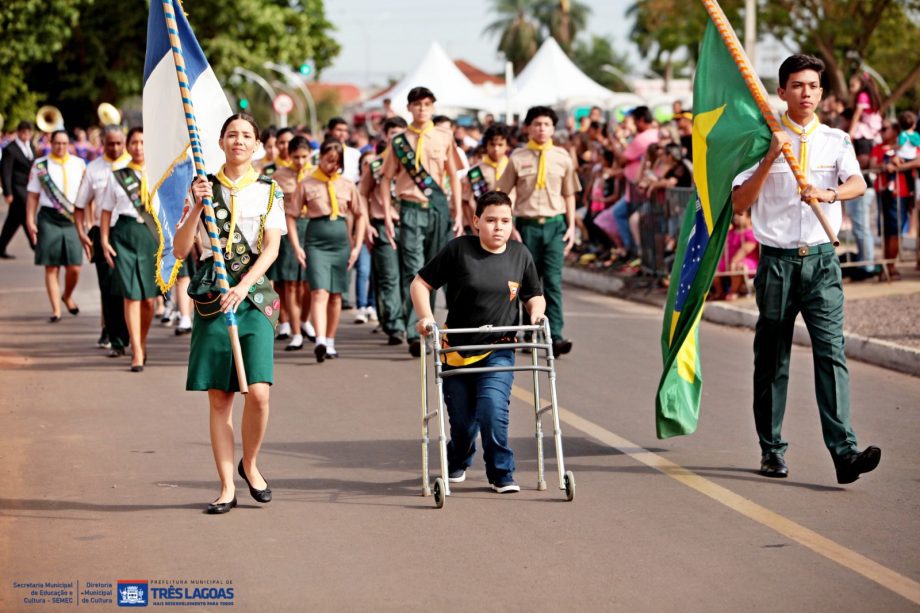Desfile de 7 de Setembro reúne três-lagoenses na Esplanada da NOB