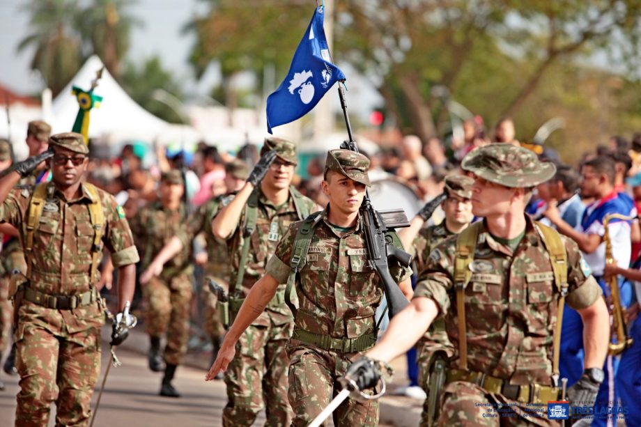 Desfile de 7 de Setembro reúne três-lagoenses na Esplanada da NOB