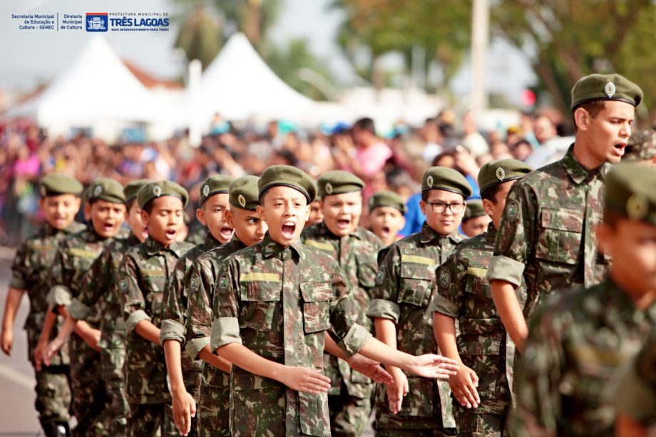 Desfile de 7 de Setembro reúne três-lagoenses na Esplanada da NOB