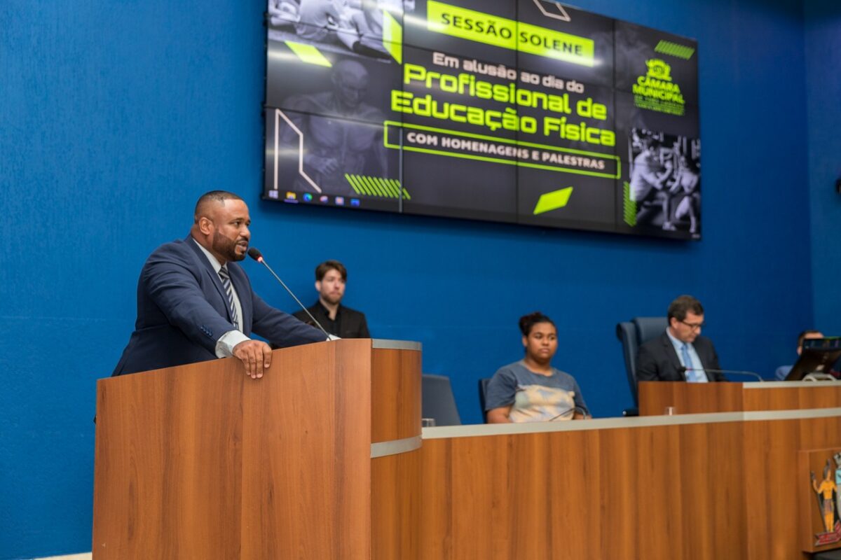 Profissionais de Educação Física são homenageados por vereadores