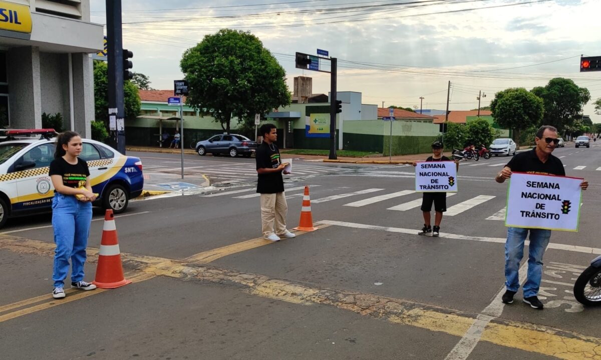Com blitz educativa, Demutran comemora Semana Nacional do Trânsito em Bataguassu