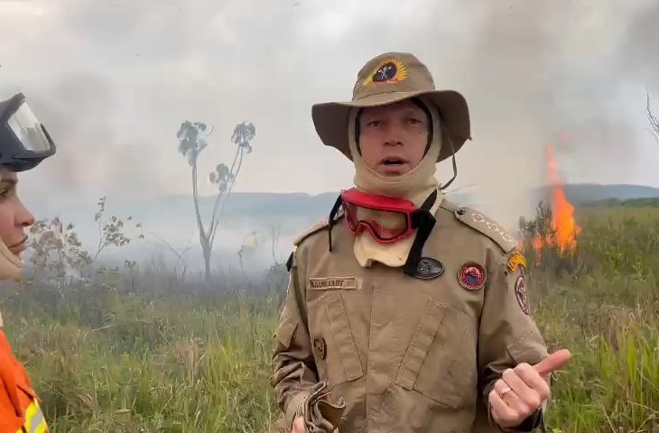 Período de alerta intensifica monitoramento e Bombeiros atuam no controle de incêndio florestal em Bonito