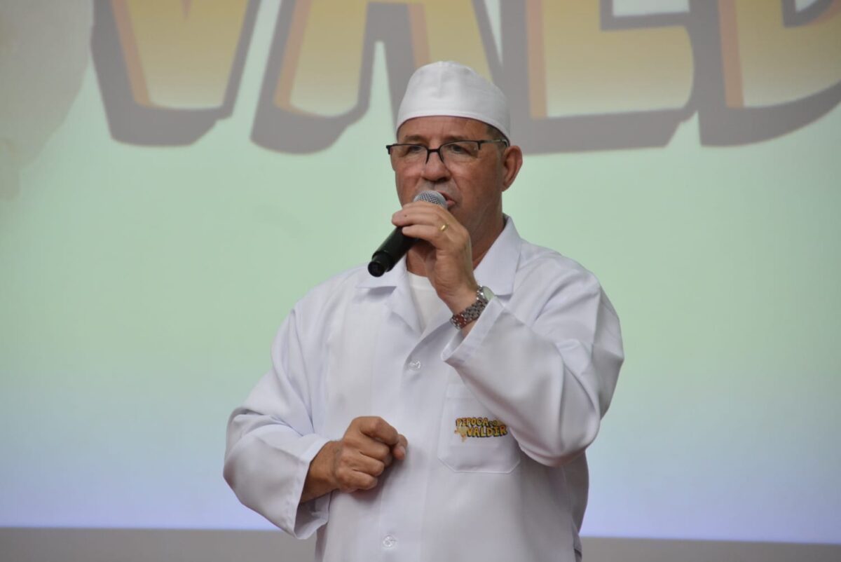 Pipoqueiro Valdir revela segredos de seu sucesso durante palestra em Bataguassu Pipoqueiro Valdir revela segredos de seu sucesso durante palestra em Bataguassu