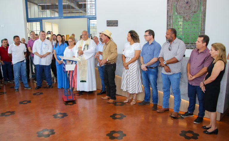 HISTÓRICO – Após reforma completa, Paço Municipal volta a atender ao público e recebe bênção