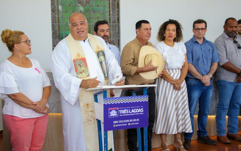HISTÓRICO – Após reforma completa, Paço Municipal volta a atender ao público e recebe bênção