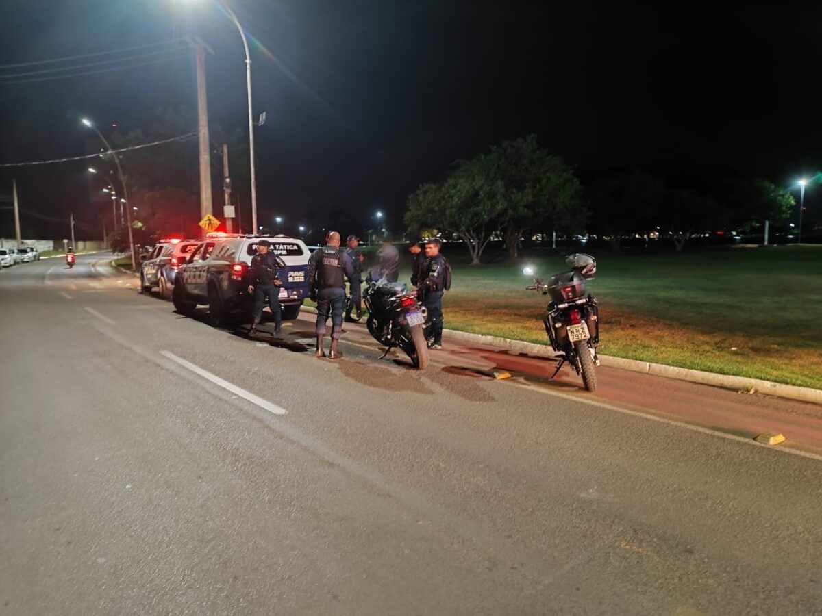 Equipes de policiais realizam rondas e abordagens em Três Lagoas