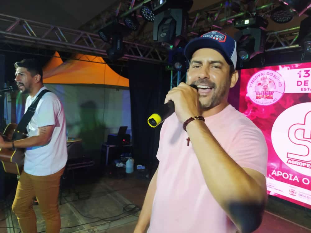 Show de Humberto e Ronaldo marca o 2º Festival do Suíno Brasa Fest em Brasilândia