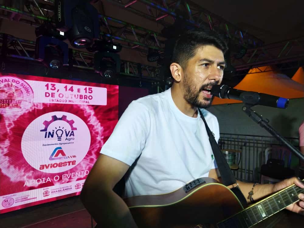 Show de Humberto e Ronaldo marca o 2º Festival do Suíno Brasa Fest em Brasilândia
