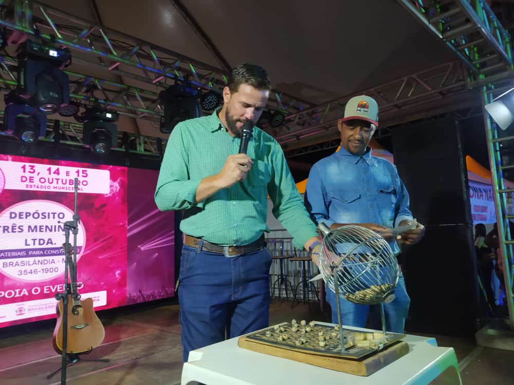 Show de Humberto e Ronaldo marca o 2º Festival do Suíno Brasa Fest em Brasilândia