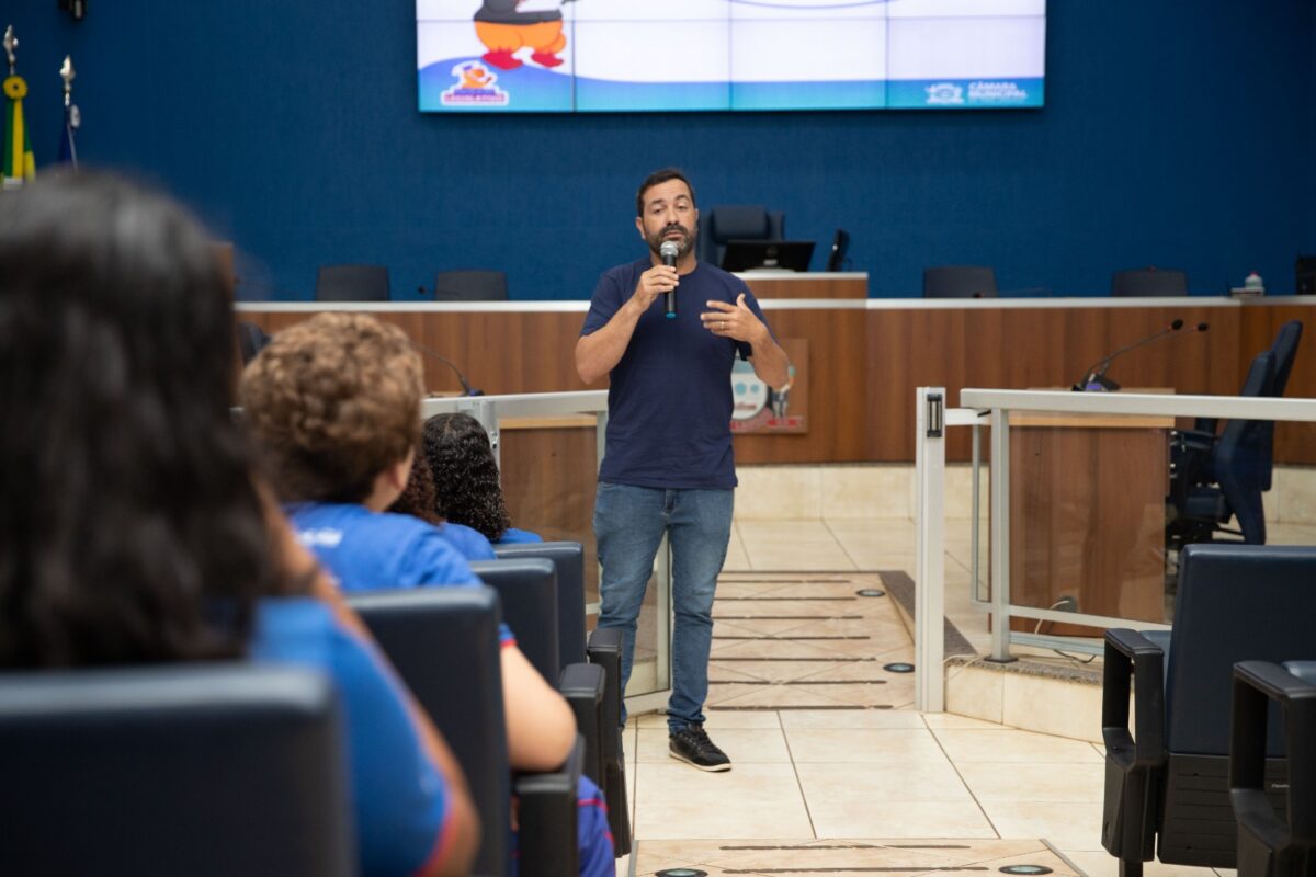 Alunos da Banda Cristo Redentor participam do projeto Visita Guiada