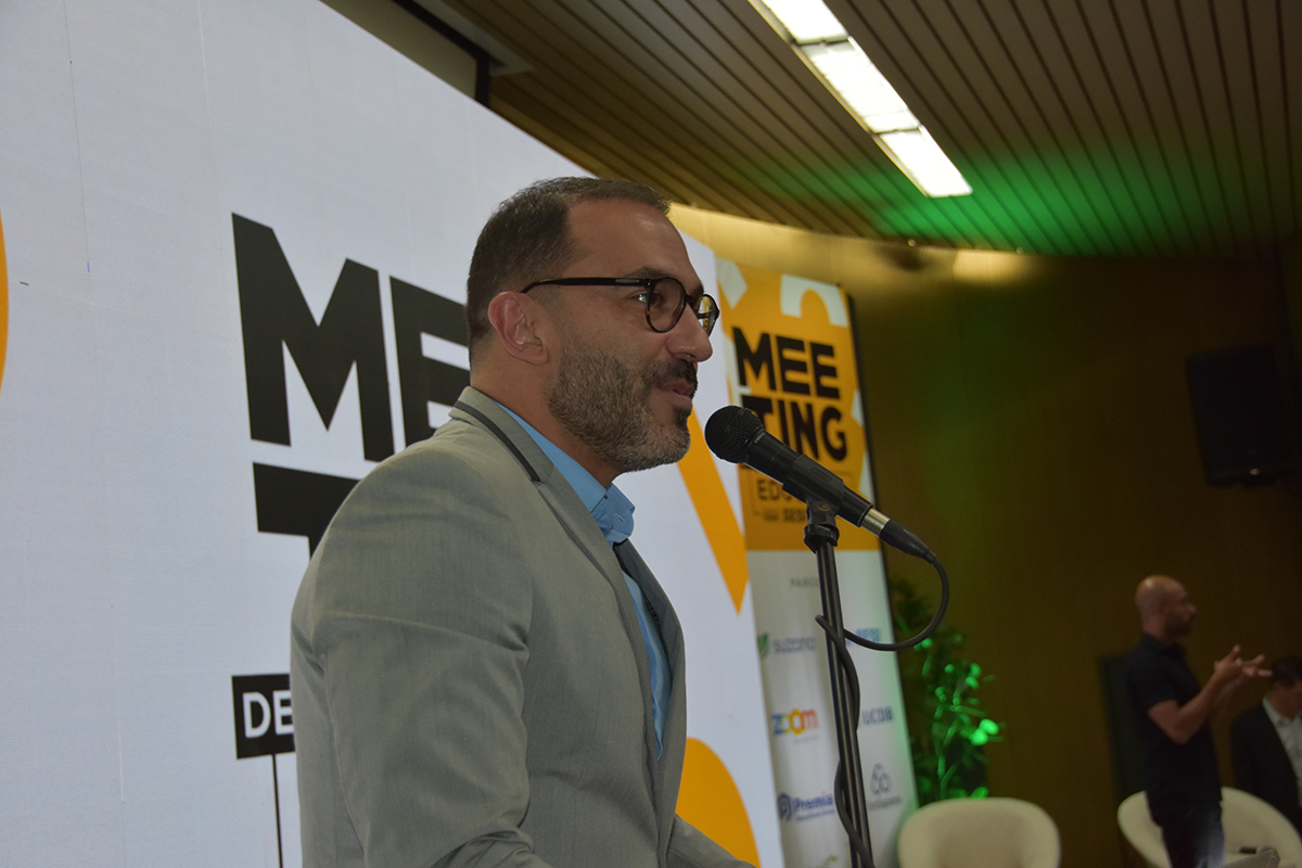 Temas como tecnologia e gestão de pessoas norteiam diálogos no Meeting de Educação do Sesi Temas como tecnologia e gestão de pessoas norteiam diálogos no Meeting de Educação do Sesi