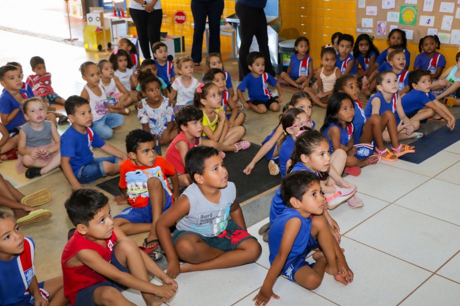Ação da SEMEC e PRF leva educação no trânsito para alunos dos CEIs de Três Lagoas Ação da SEMEC e PRF leva educação no trânsito para alunos dos CEIs de Três Lagoas