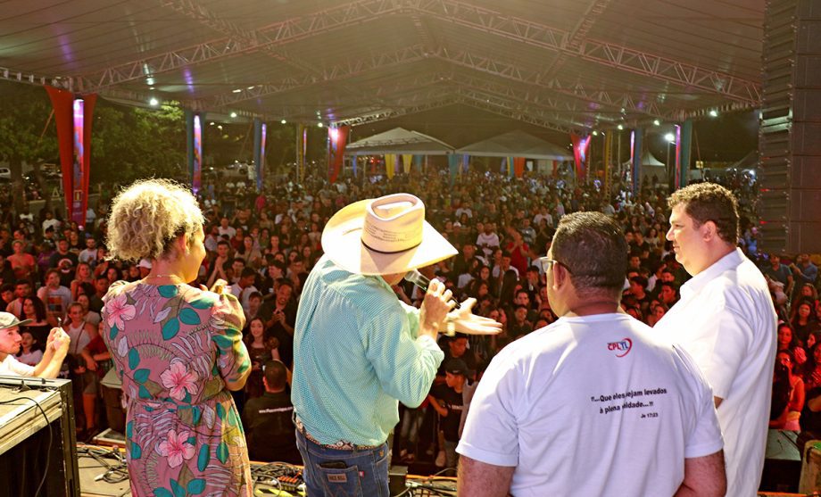 MIX DAS ÁGUAS – Bandas locais e DJ PV garantiram animação e louvor no 3º dia de festa