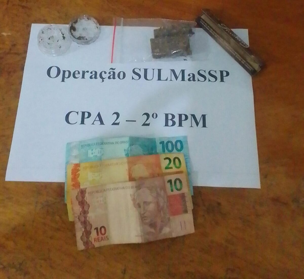 PM de Três Lagoas encontra maconha na bolsa de mulher durante bloqueio na BR-262
