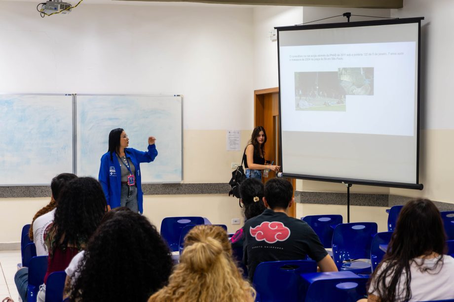 Consultório na Rua é tema de palestra para acadêmicos de medicina da UFMS Consultório na Rua é tema de palestra para acadêmicos de medicina da UFMS