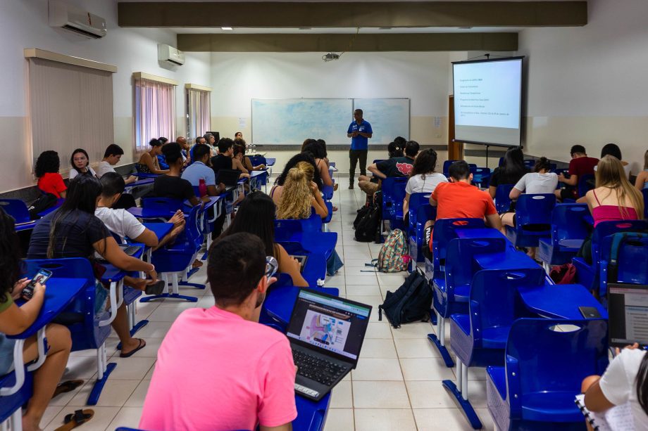 Consultório na Rua é tema de palestra para acadêmicos de medicina da UFMS Consultório na Rua é tema de palestra para acadêmicos de medicina da UFMS