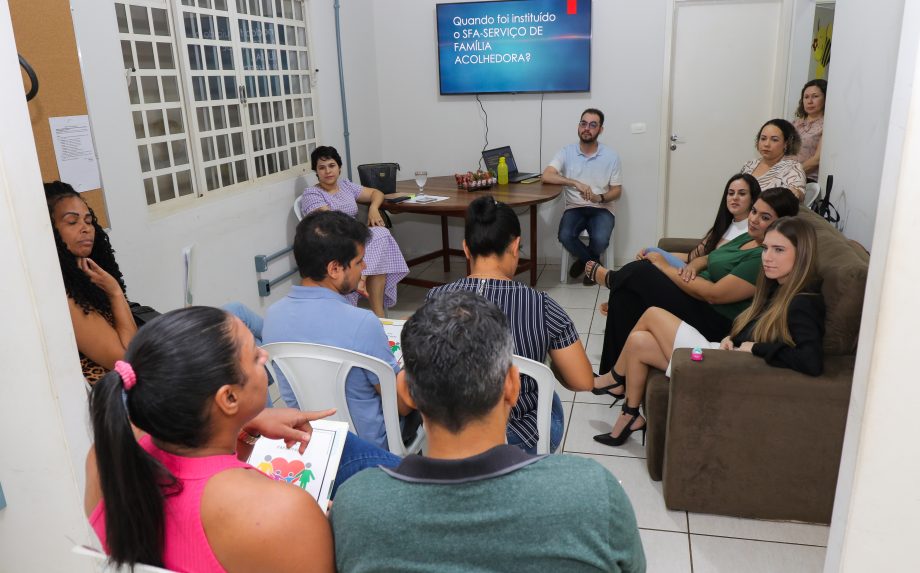 Capacitação prepara novas famílias para acolher crianças e adolescentes afastadas do convívio familiar