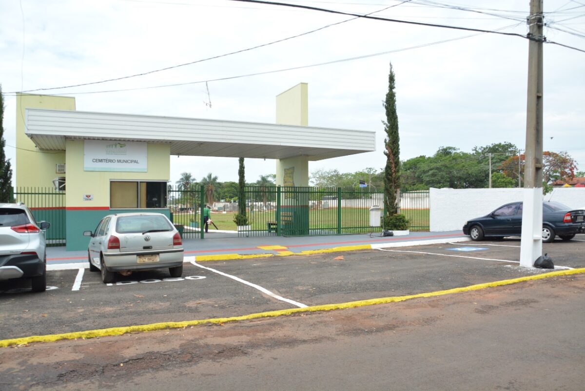 Prefeito Akira investe na construção de sanitários e promove melhorias na iluminação interna do Cemitério Municipal