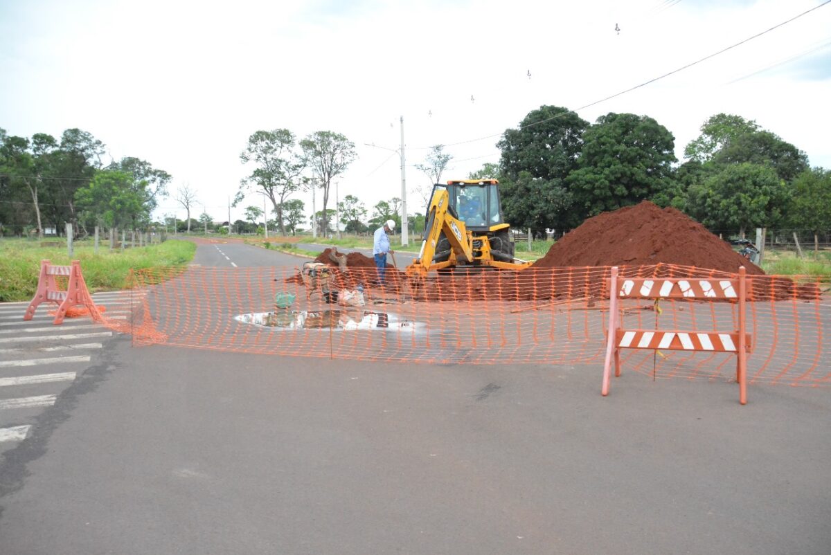 Empresa Kapa realiza intervenção em drenagem na rua Hortência em Bataguassu Empresa Kapa realiza intervenção em drenagem na rua Hortência em Bataguassu
