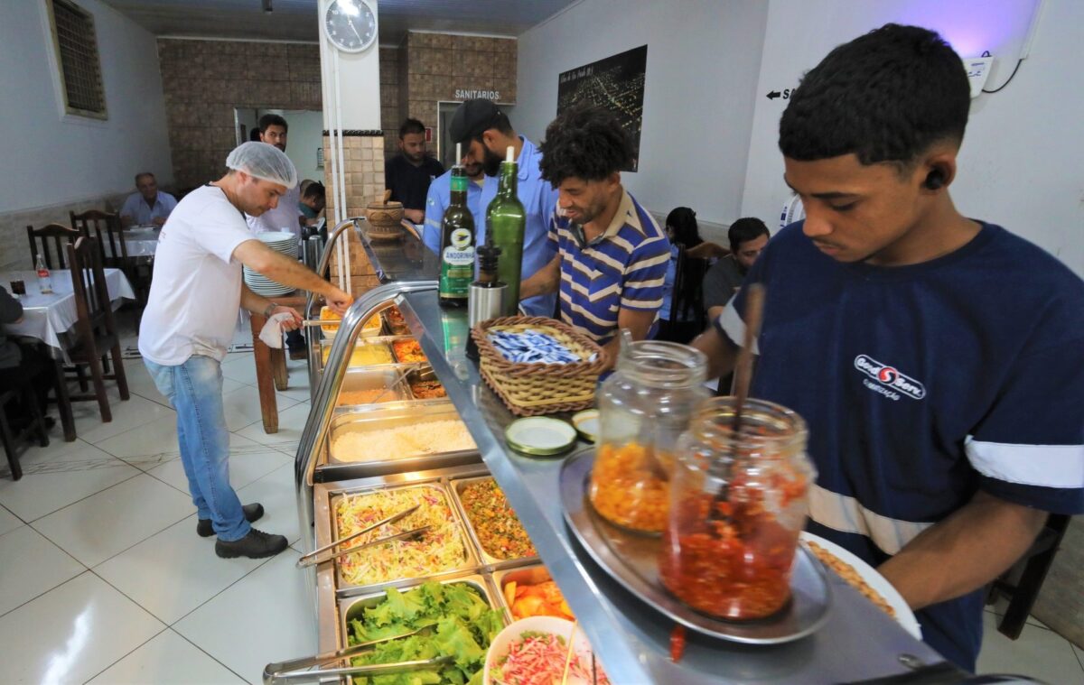 Expansão de negócios em Ribas mostra “sabor do progresso” em cidade em pleno boom econômico Expansão de negócios em Ribas mostra “sabor do progresso” em cidade em pleno boom econômico