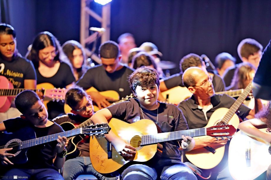 Alunos da Diretoria de Cultura apresentaram a 1ª Mostra de Música Regional; veja como foi