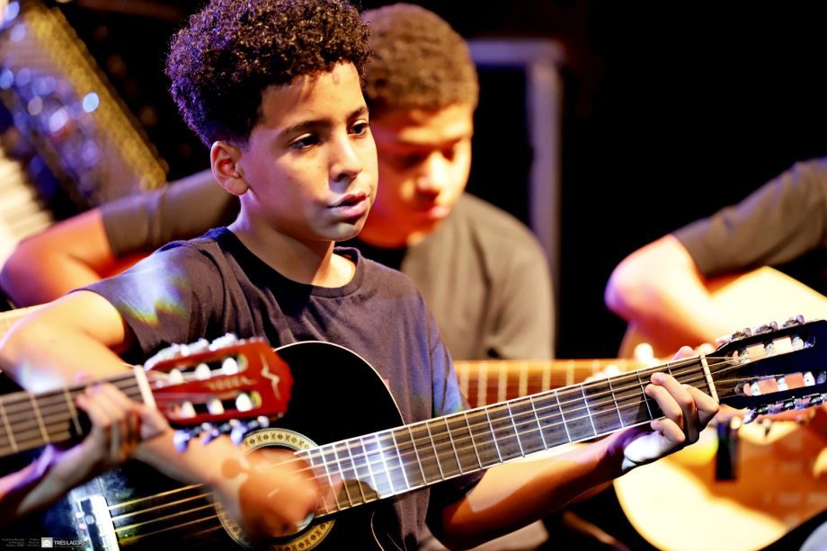 Alunos da Diretoria de Cultura apresentaram a 1ª Mostra de Música Regional; veja como foi