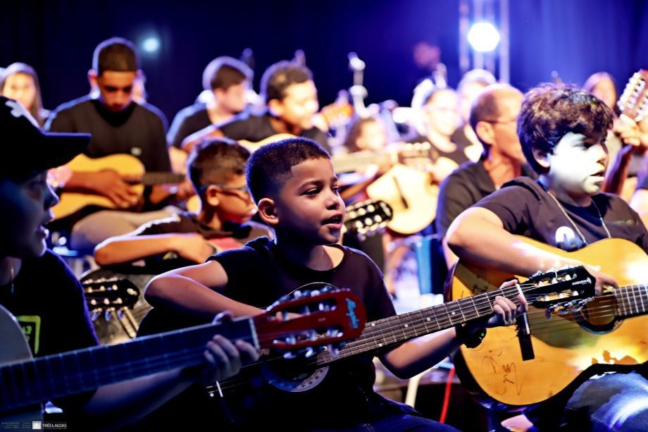 Alunos da Diretoria de Cultura apresentaram a 1ª Mostra de Música Regional; veja como foi