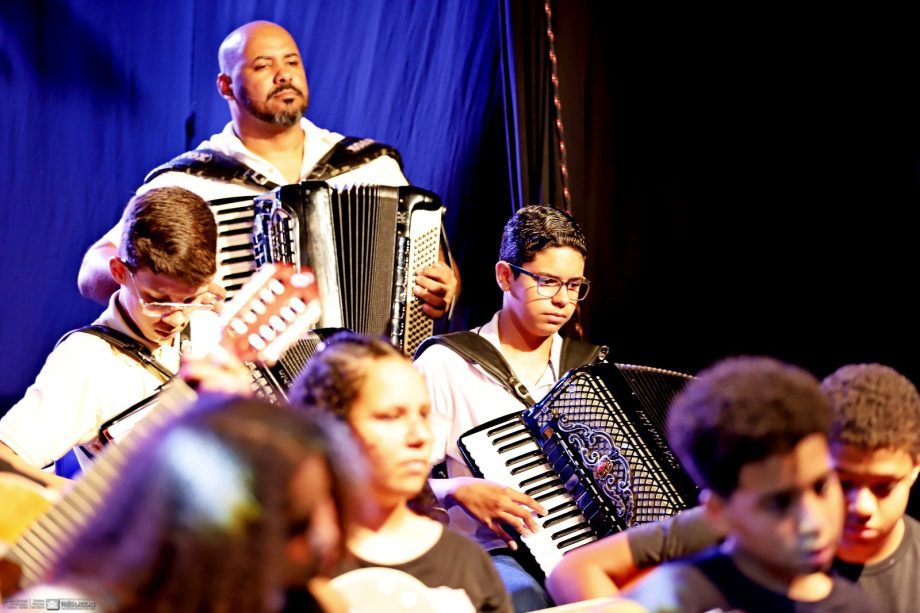 Alunos da Diretoria de Cultura apresentaram a 1ª Mostra de Música Regional; veja como foi