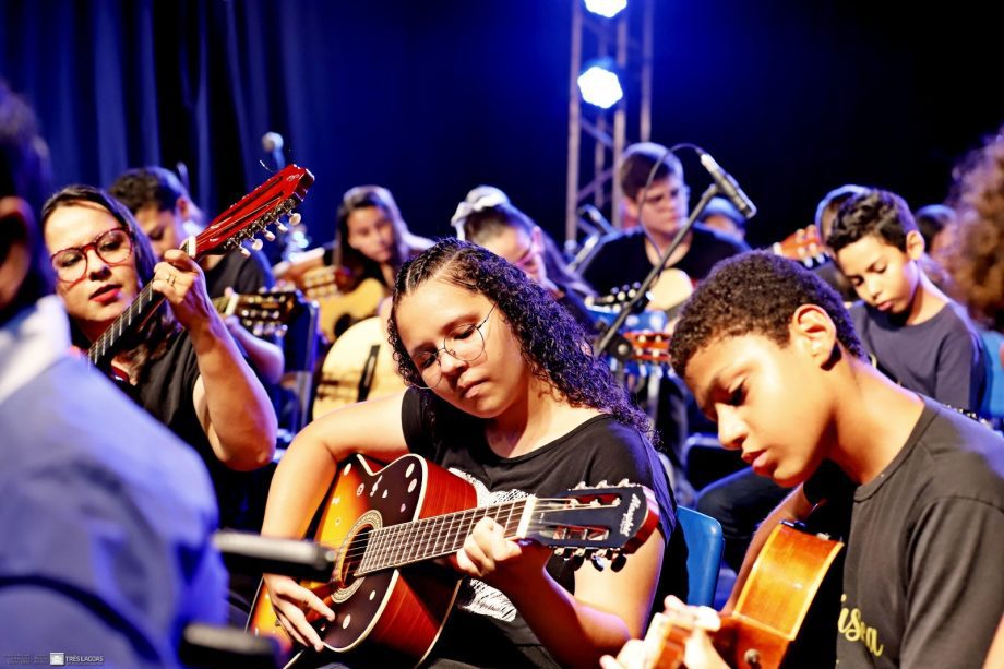Alunos da Diretoria de Cultura apresentaram a 1ª Mostra de Música Regional; veja como foi