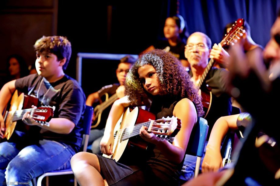 Alunos da Diretoria de Cultura apresentaram a 1ª Mostra de Música Regional; veja como foi