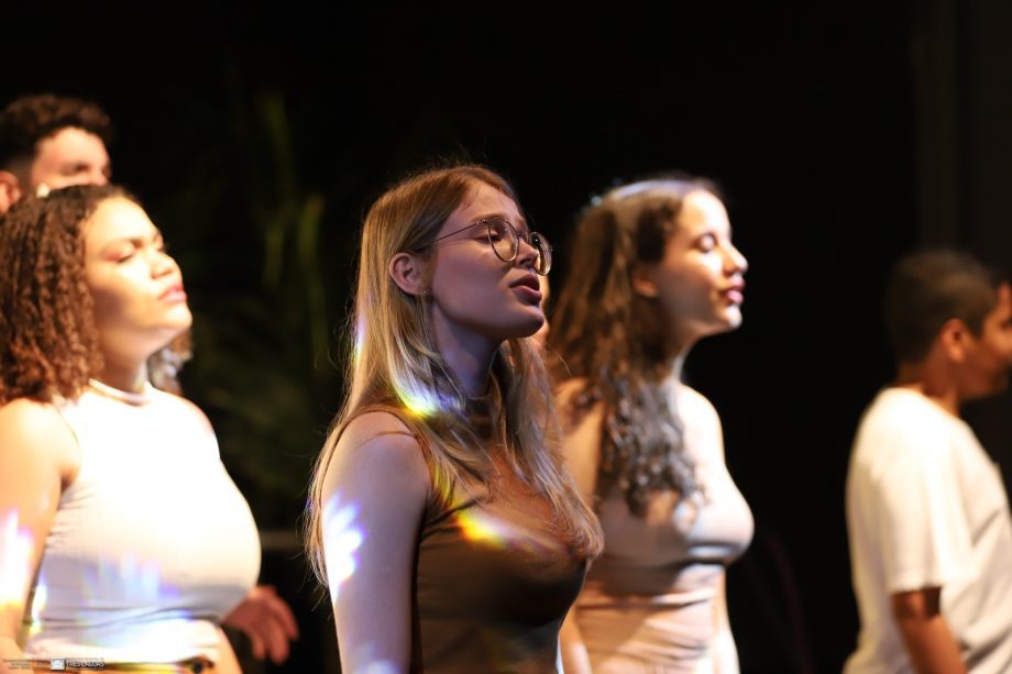 Coral da Cultura, composto por 60 vozes, estrelou o espetáculo “Brasil em Canção”