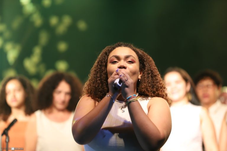 Coral da Cultura, composto por 60 vozes, estrelou o espetáculo “Brasil em Canção”