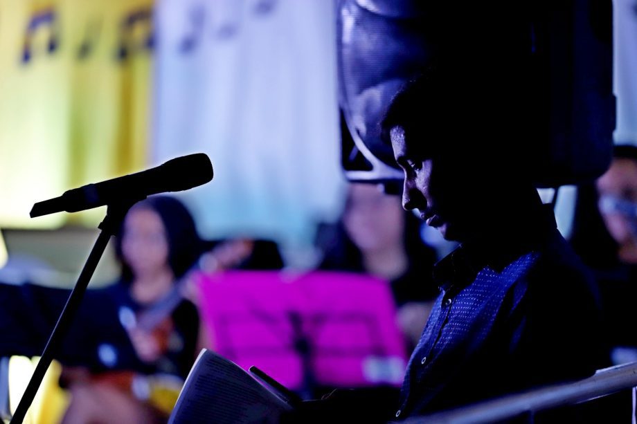 Alunos dos Projetos de ukulele e violão apresentaram o espetáculo “Daqui Só se Leva o Amor”