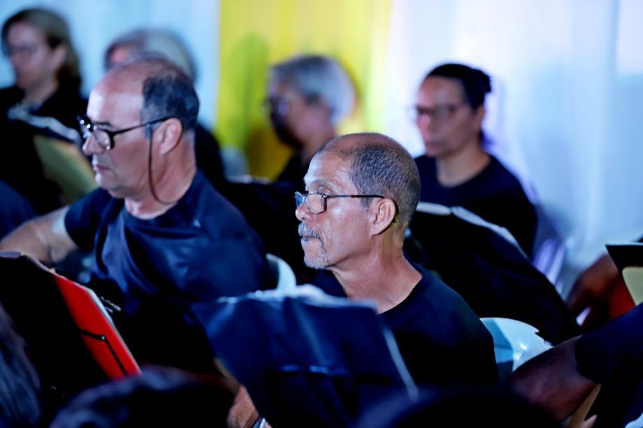Alunos dos Projetos de ukulele e violão apresentaram o espetáculo “Daqui Só se Leva o Amor”