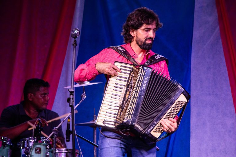 Muita música e pratos deliciosos celebraram o aniversário da Feira Central e o 1º Festival de Comida