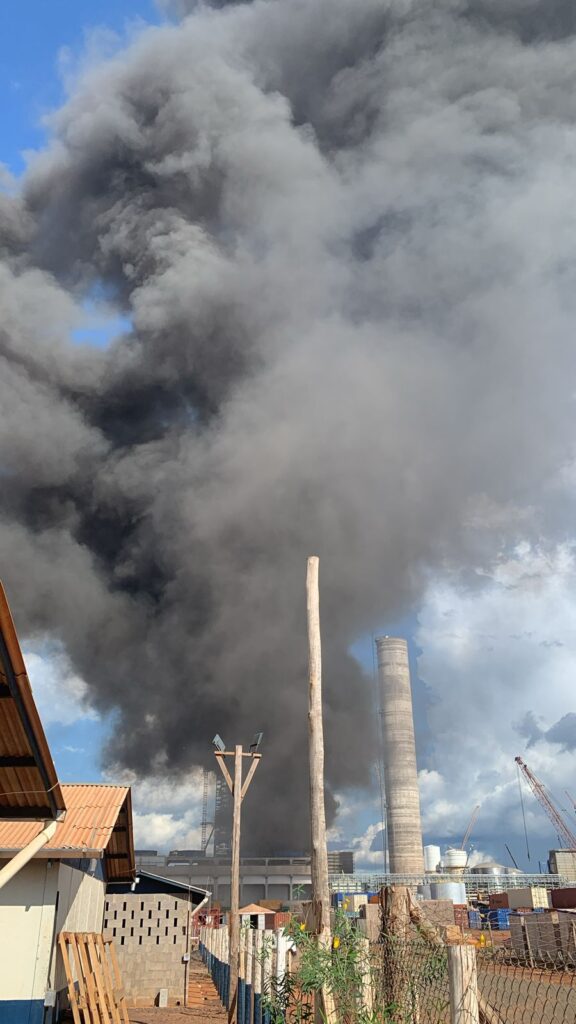 Brigadistas da Suzano controlam incêndio em torre da fábrica de Ribas do Rio Pardo