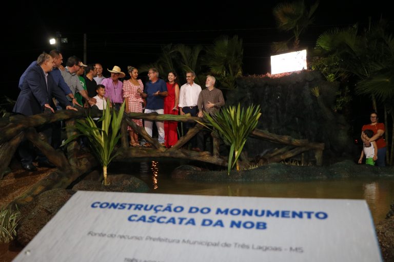 Cascata da NOB e Canteiros Centrais são inaugurados pelo Prefeito Angelo Guerreiro