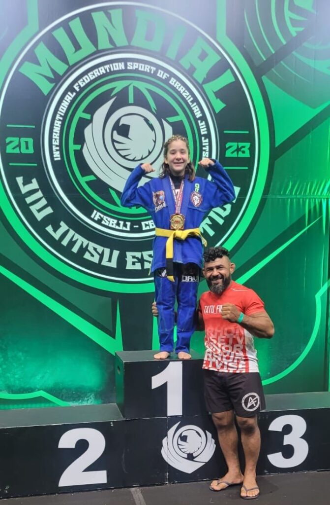 Três-lagoense de apenas 9 anos é campeã mundial de jui-jítsu em São Paulo