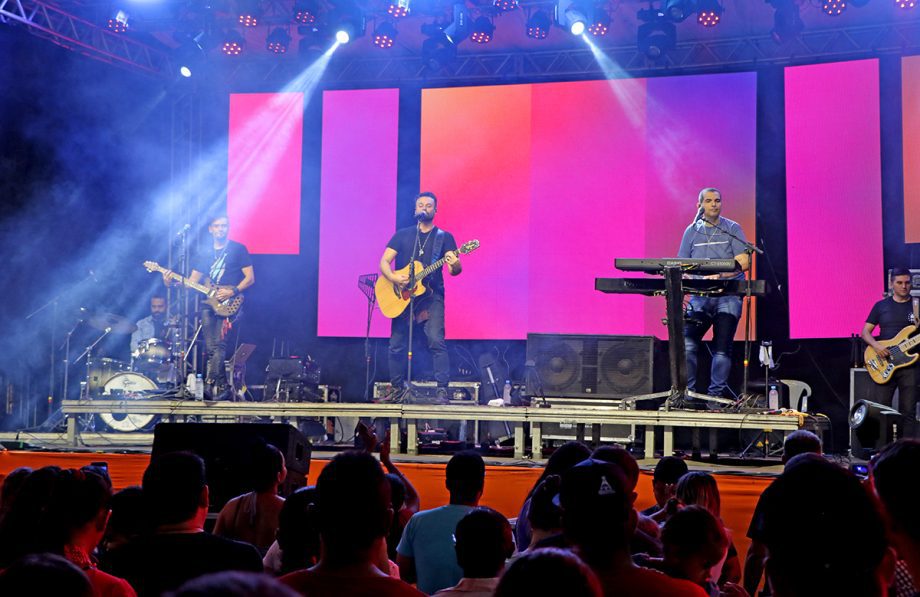 Católicos de Três Lagoas e região lotaram a Esplanada NOB para prestigiar o último dia do Festival Mix das Águas