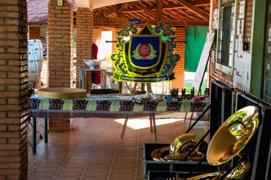 Prefeitura de Três Lagoas entrega novos instrumentos para a Banda Cristo Redentor