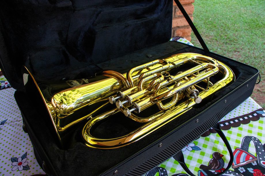 Prefeitura de Três Lagoas entrega novos instrumentos para a Banda Cristo Redentor