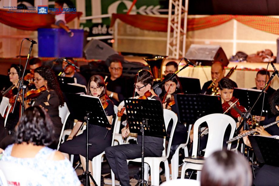 ADTL brilha na terceira noite da Serenata de Natal, veja fotos