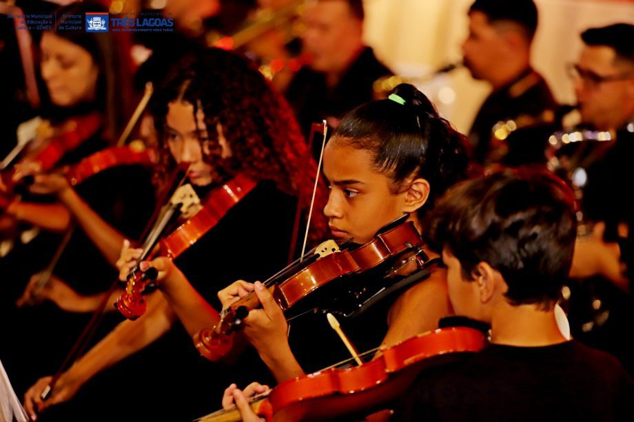 ADTL brilha na terceira noite da Serenata de Natal, veja fotos