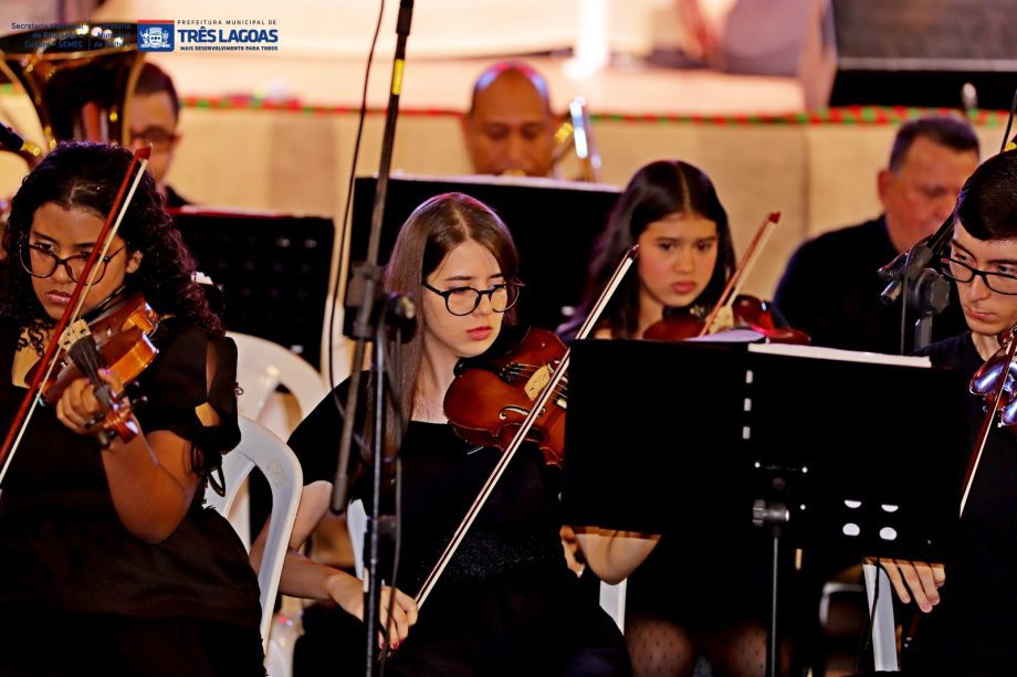 ADTL brilha na terceira noite da Serenata de Natal, veja fotos