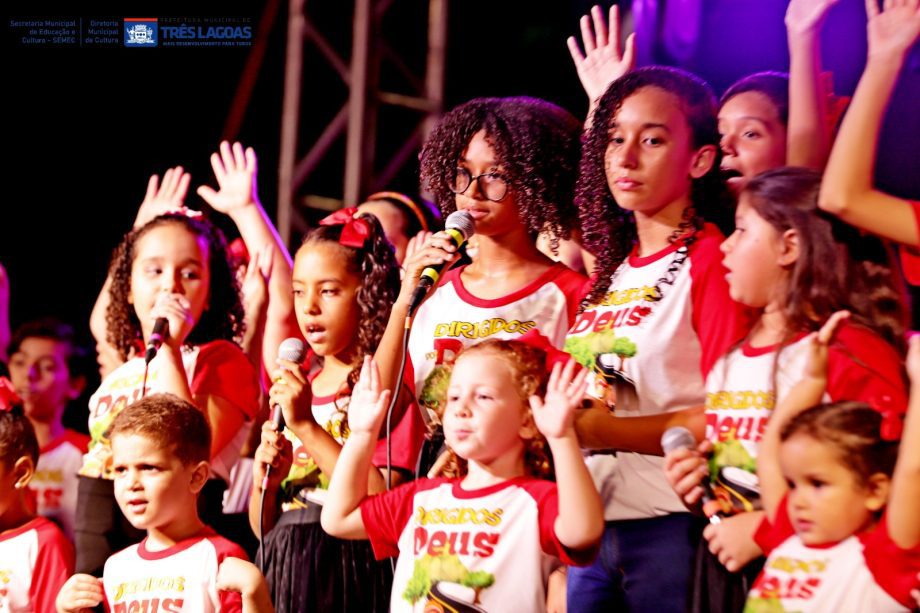 ADTL brilha na terceira noite da Serenata de Natal, veja fotos