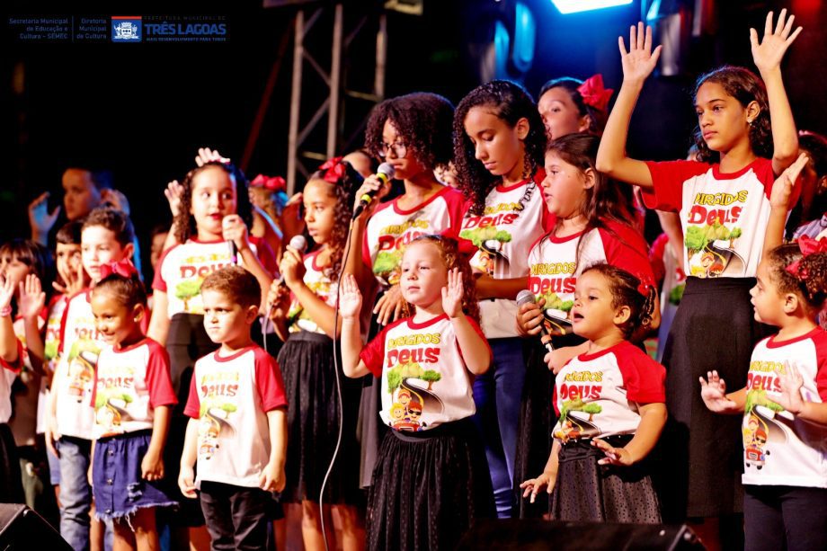 ADTL brilha na terceira noite da Serenata de Natal, veja fotos