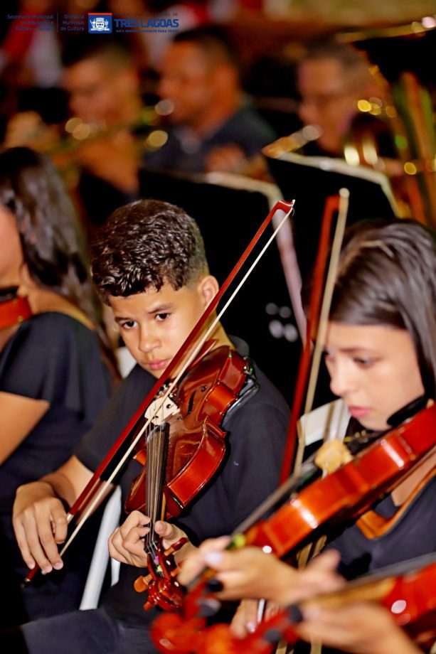 ADTL brilha na terceira noite da Serenata de Natal, veja fotos