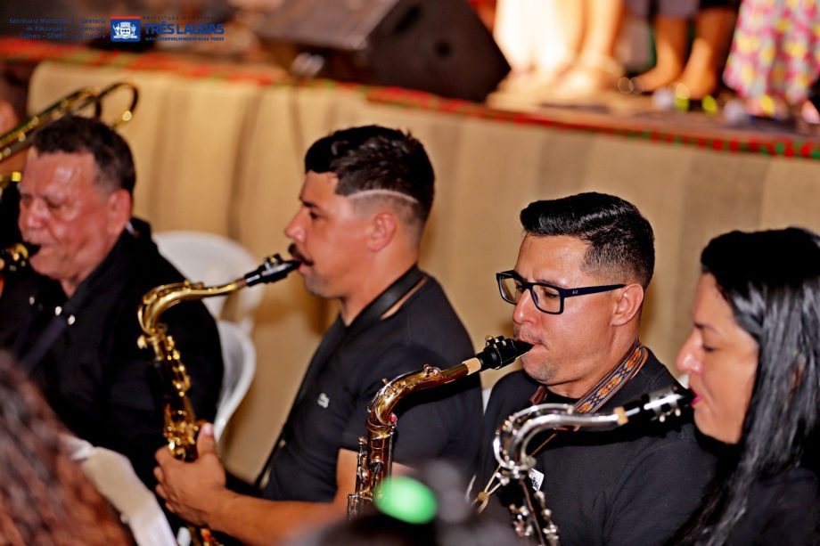 ADTL brilha na terceira noite da Serenata de Natal, veja fotos